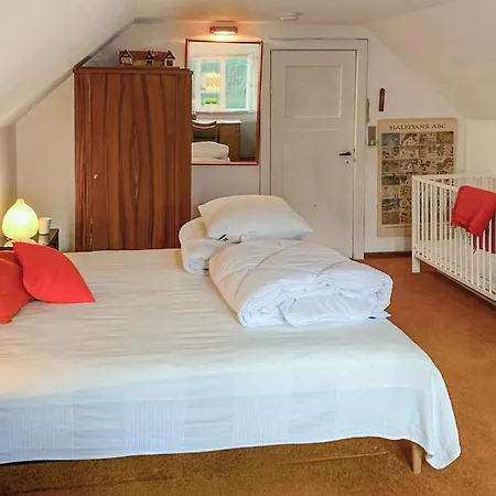 Сasa de vacaciones 7 Bedroom Awesome In Orum Djurs Fjerupgarde